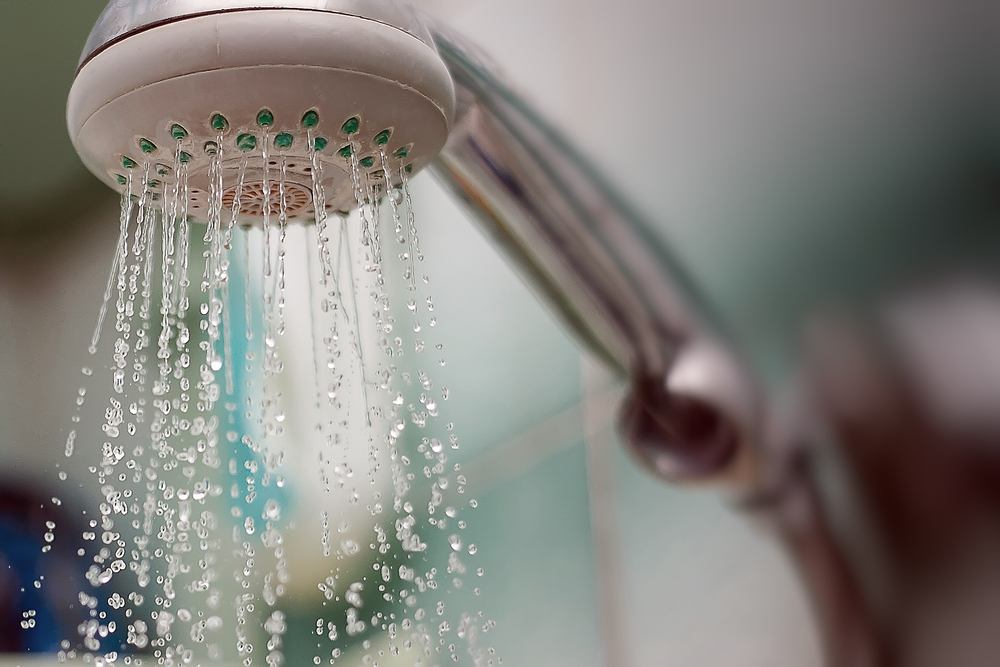 Olvídate de las duchas atascadas: descubre cómo dos ingredientes comunes  pueden solucionarlo fácilmente